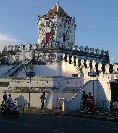 Phra Sumen fästning